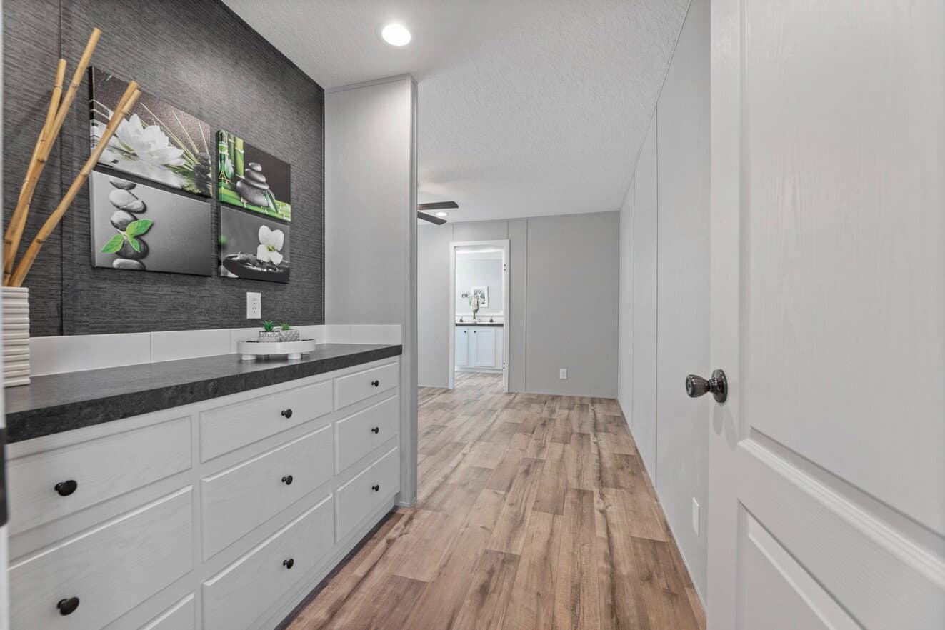 The clarke 16762c interior home features