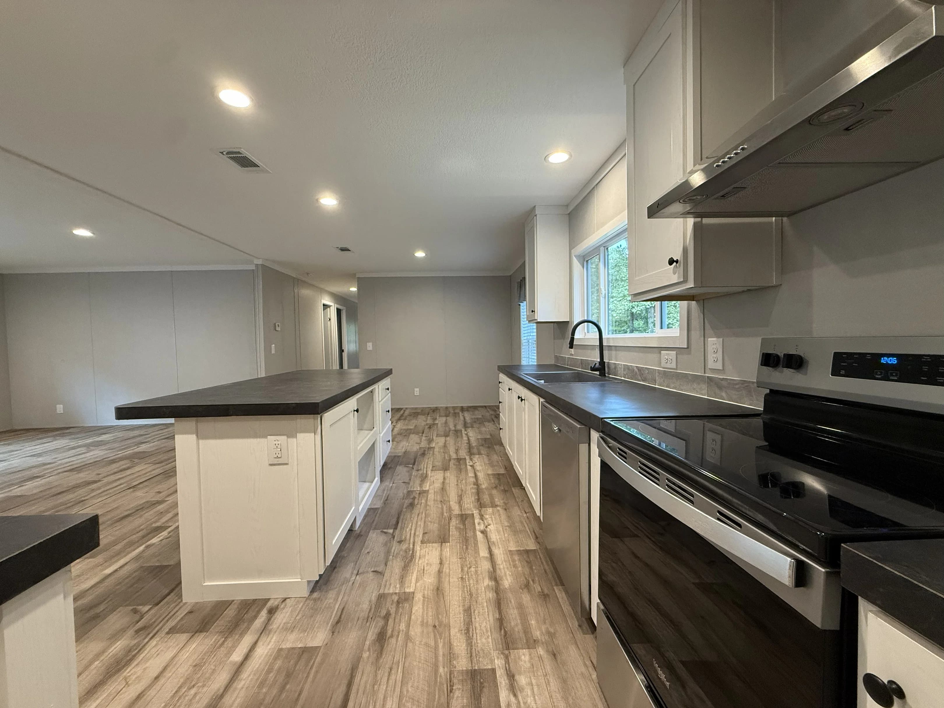 215 ballard rd, honea path, sc 29654 - front lot  home features