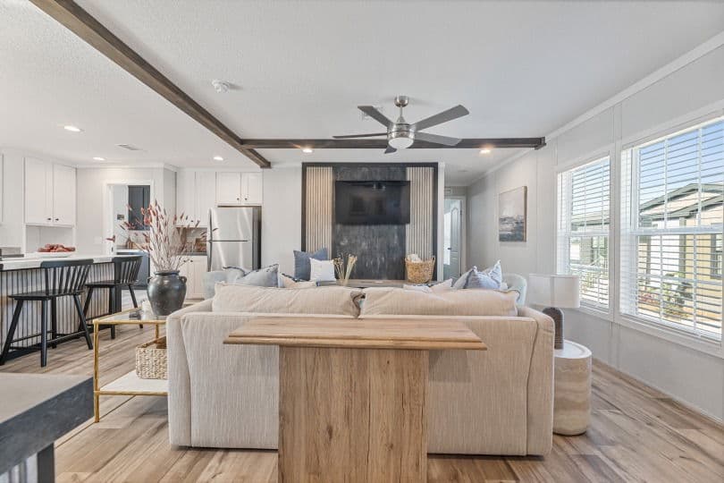 Vivid 28603n interior home features