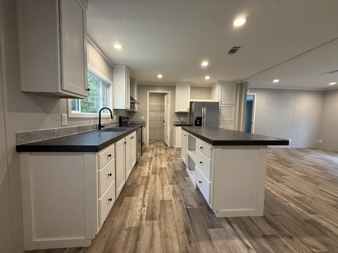 215 ballard rd, honea path, sc 29654 - front lot kitchen home features