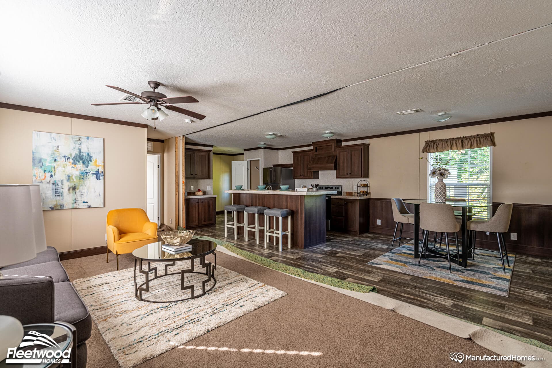 The summit 24563u interior home features