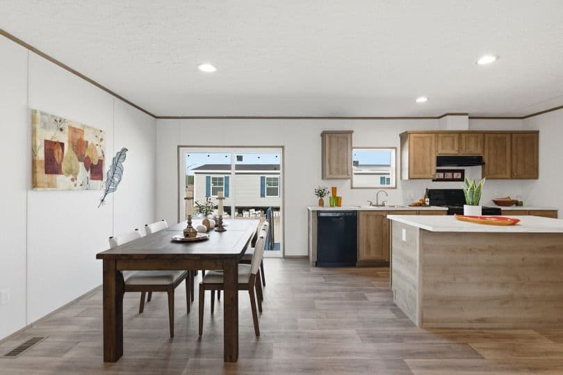 Phoenix 32764a kitchen home features