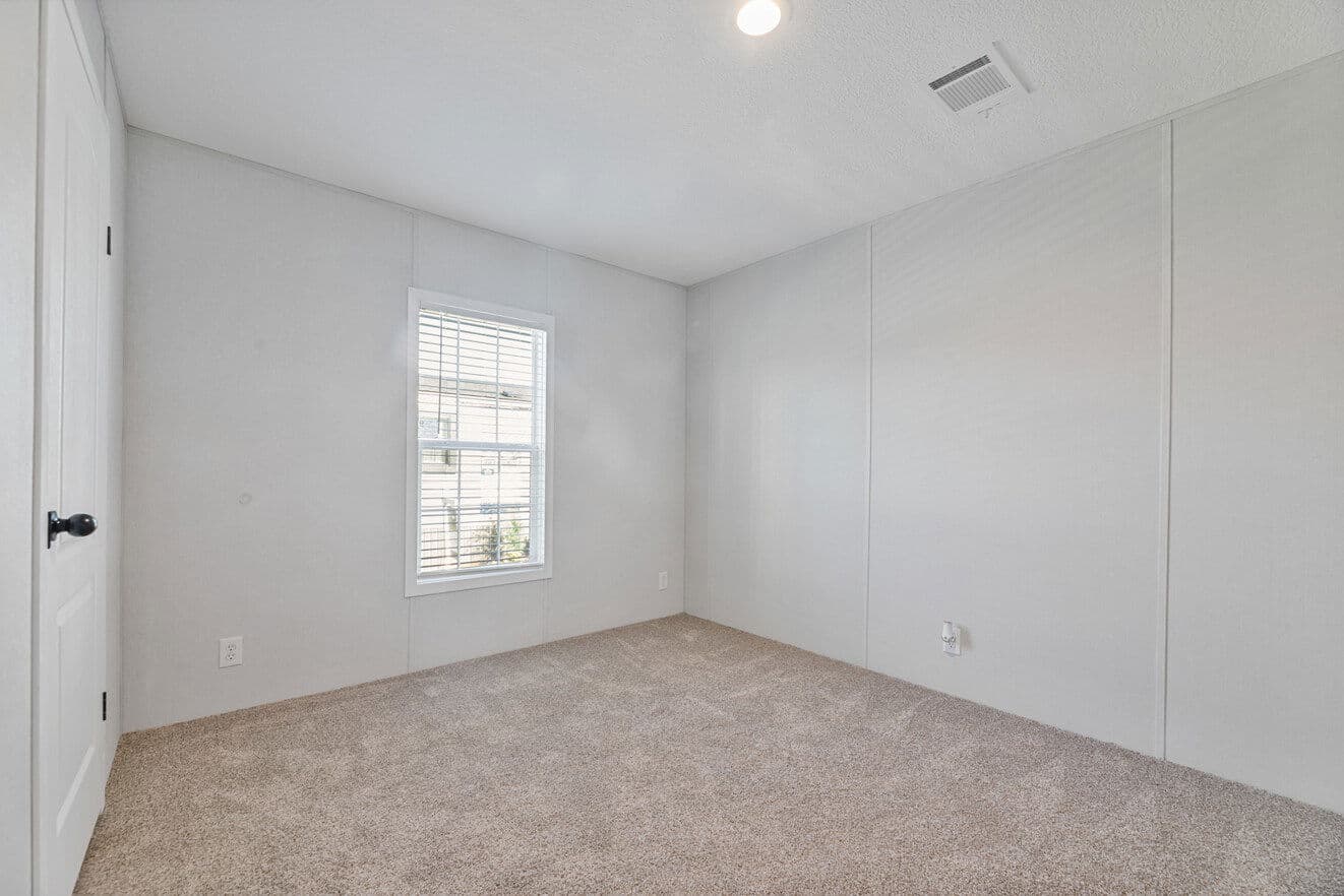 Vivid 28603n bedroom home features