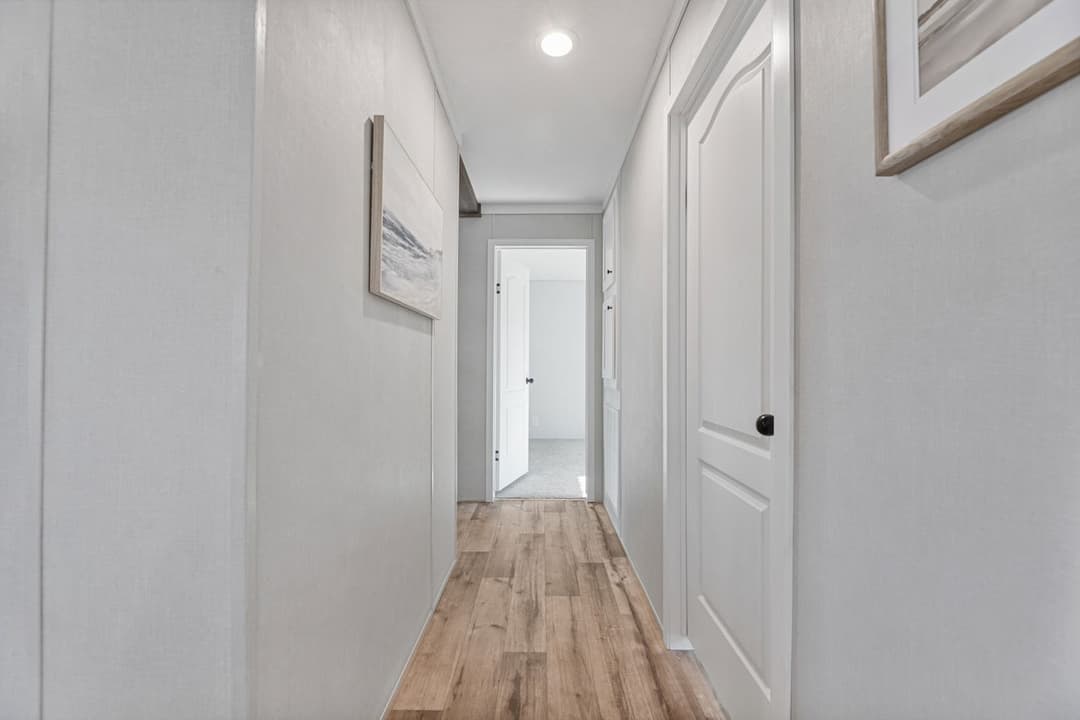 Vivid 28603n interior home features