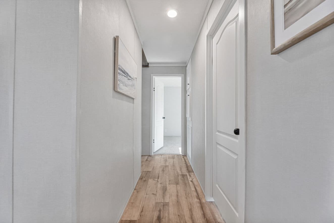 Vivid 28603n interior home features