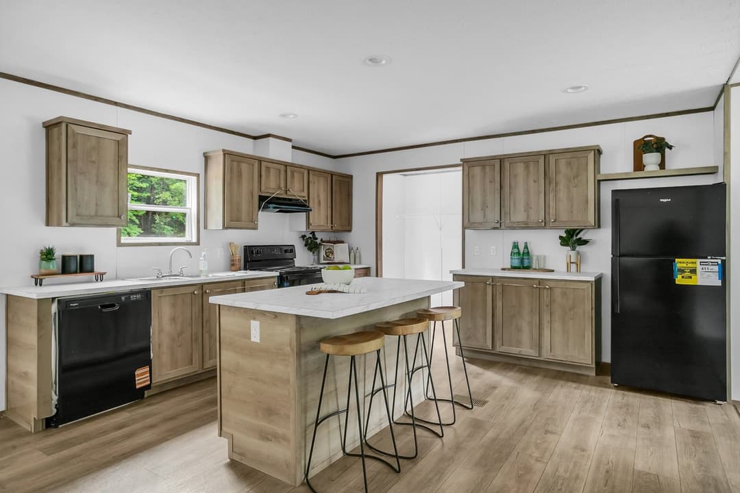 160 bernice dr, moore, sc 29369 (land & home) kitchen home features