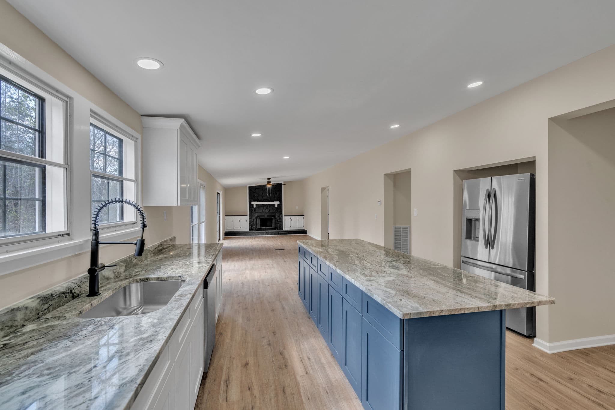 198 cameron ct. pickens sc 29671 (land & home) kitchen home features