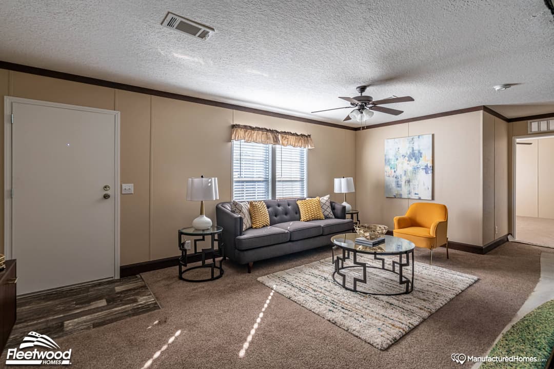 The summit 24563u interior home features