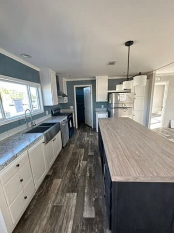 215 ballard rd, honea path, sc 29654 - front lot kitchen home features