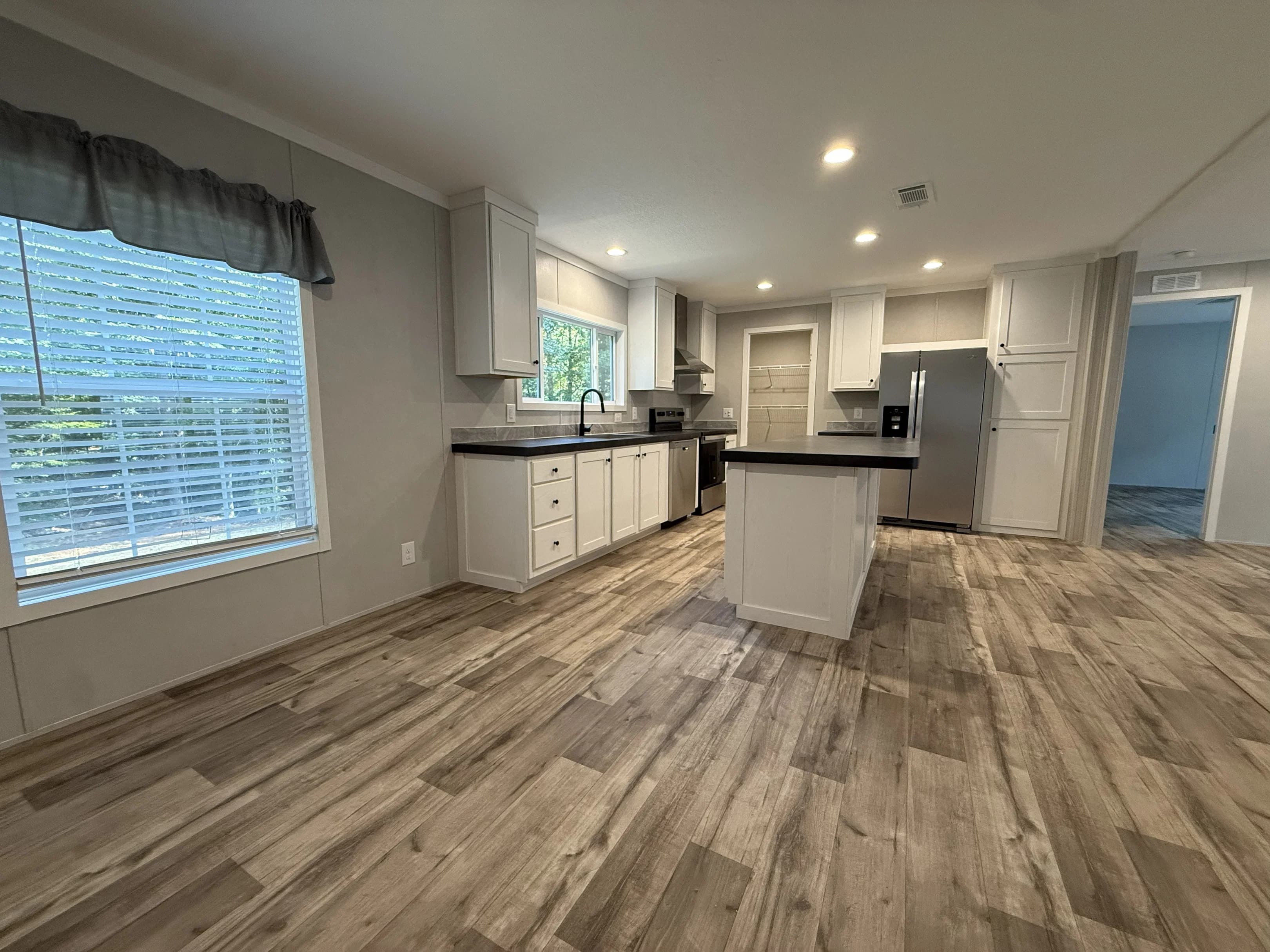 215 ballard rd, honea path, sc 29654 - front lot kitchen home features