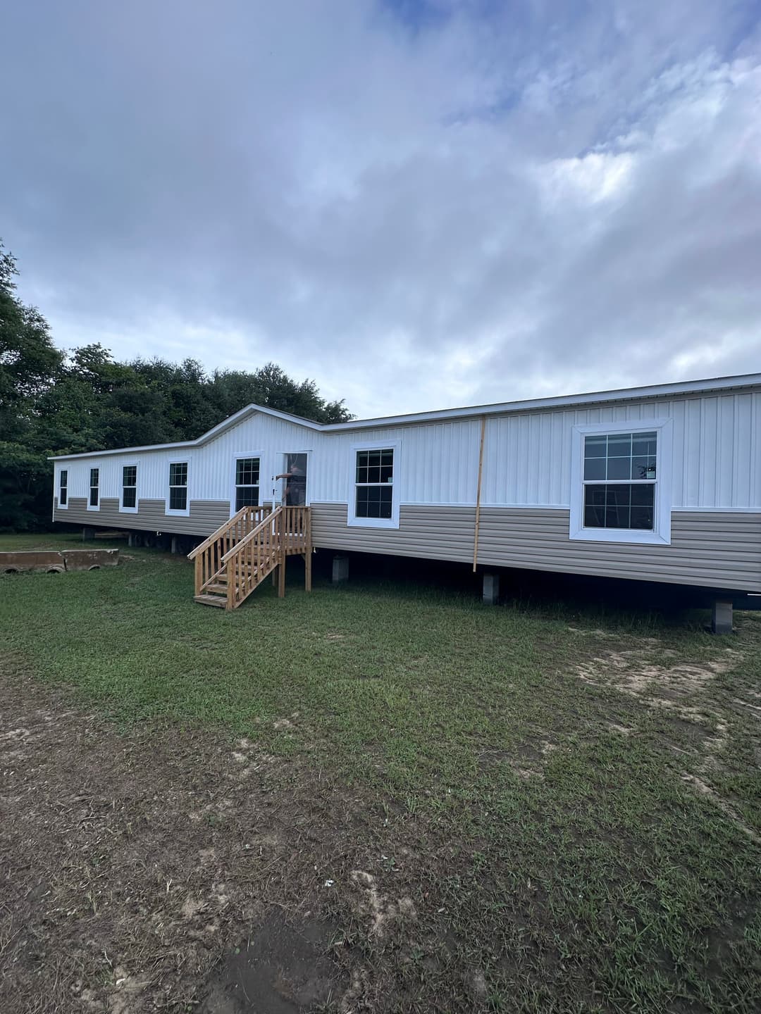 The summit 32764p hero, elevation, and exterior home features