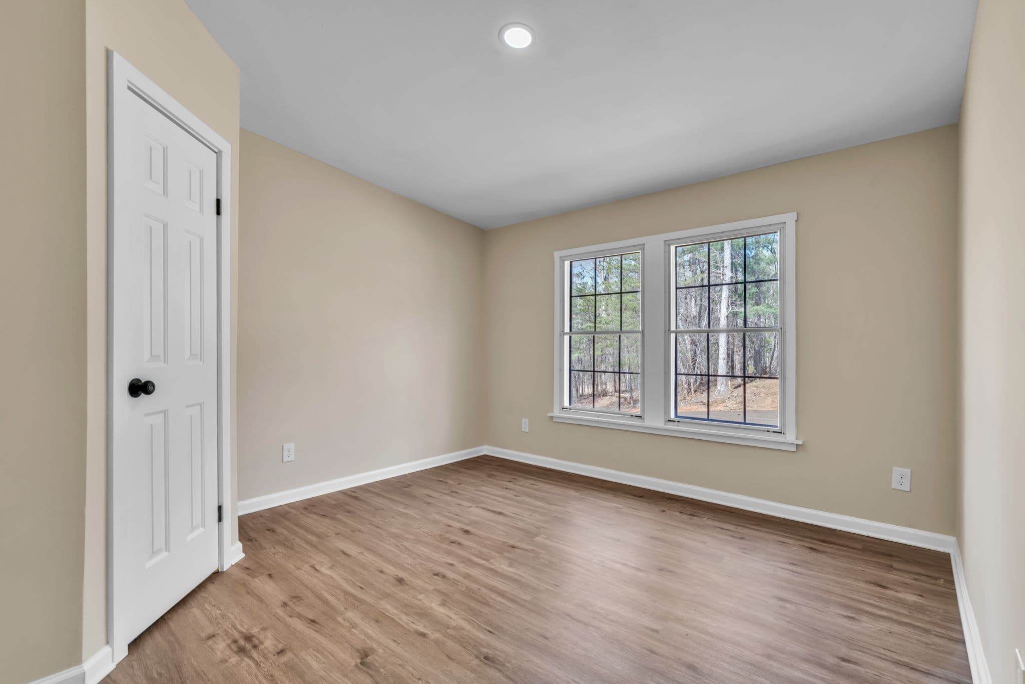 198 cameron ct. pickens sc 29671 (land & home) bedroom home features