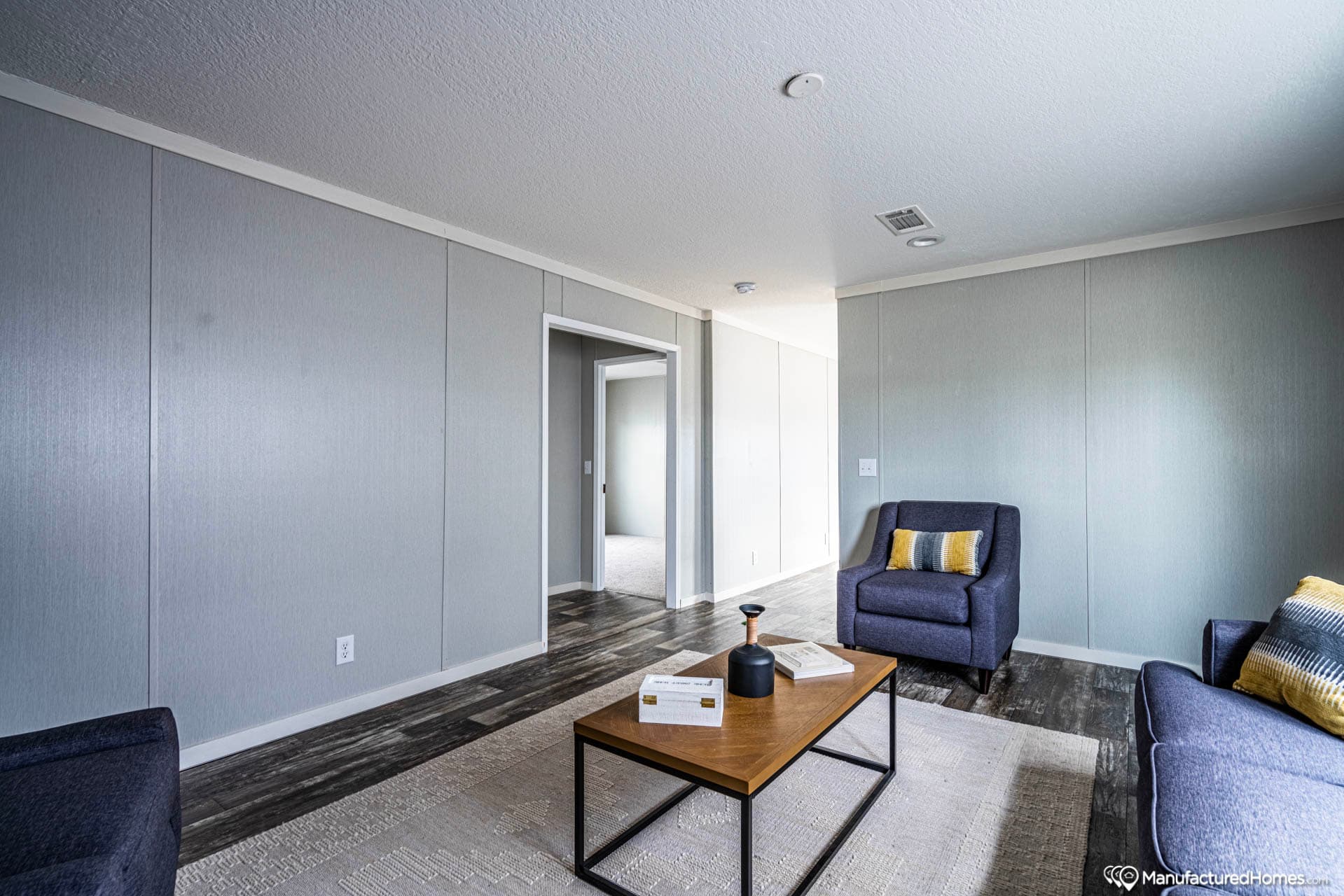 The summit 28643b interior home features