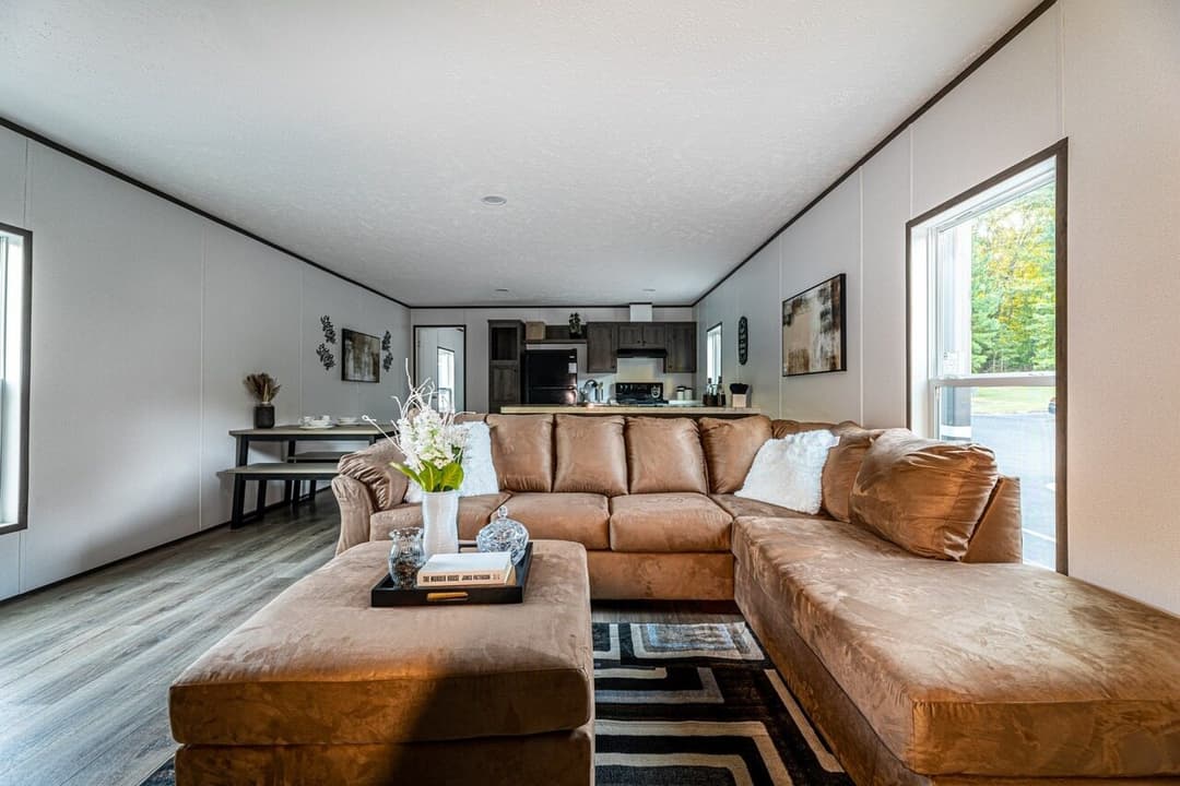 Phoenix 16763a hero and interior home features