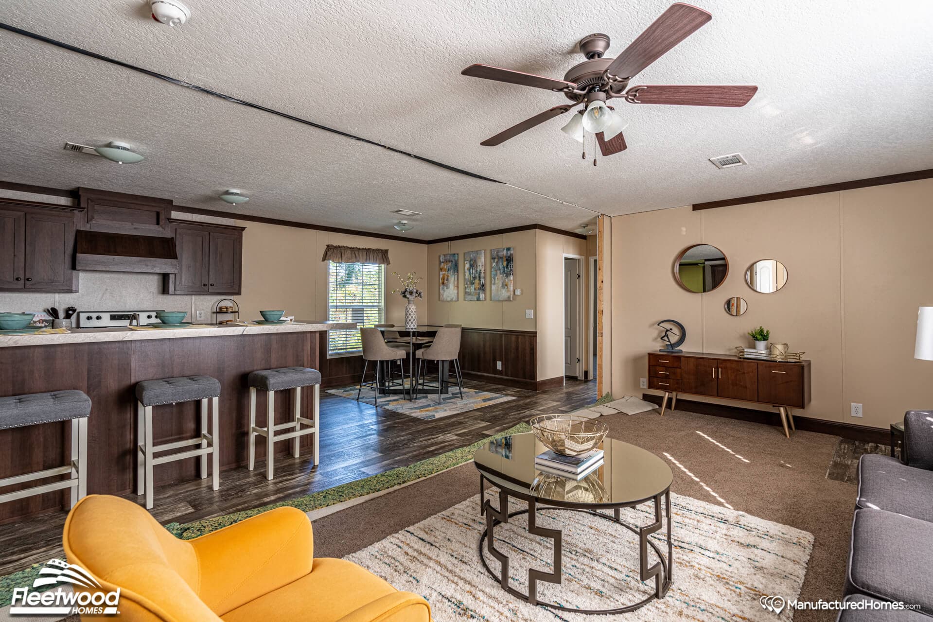 The summit 24563u interior home features