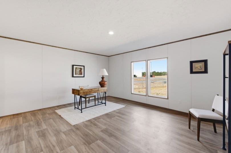 Phoenix 32764a bathroom home features