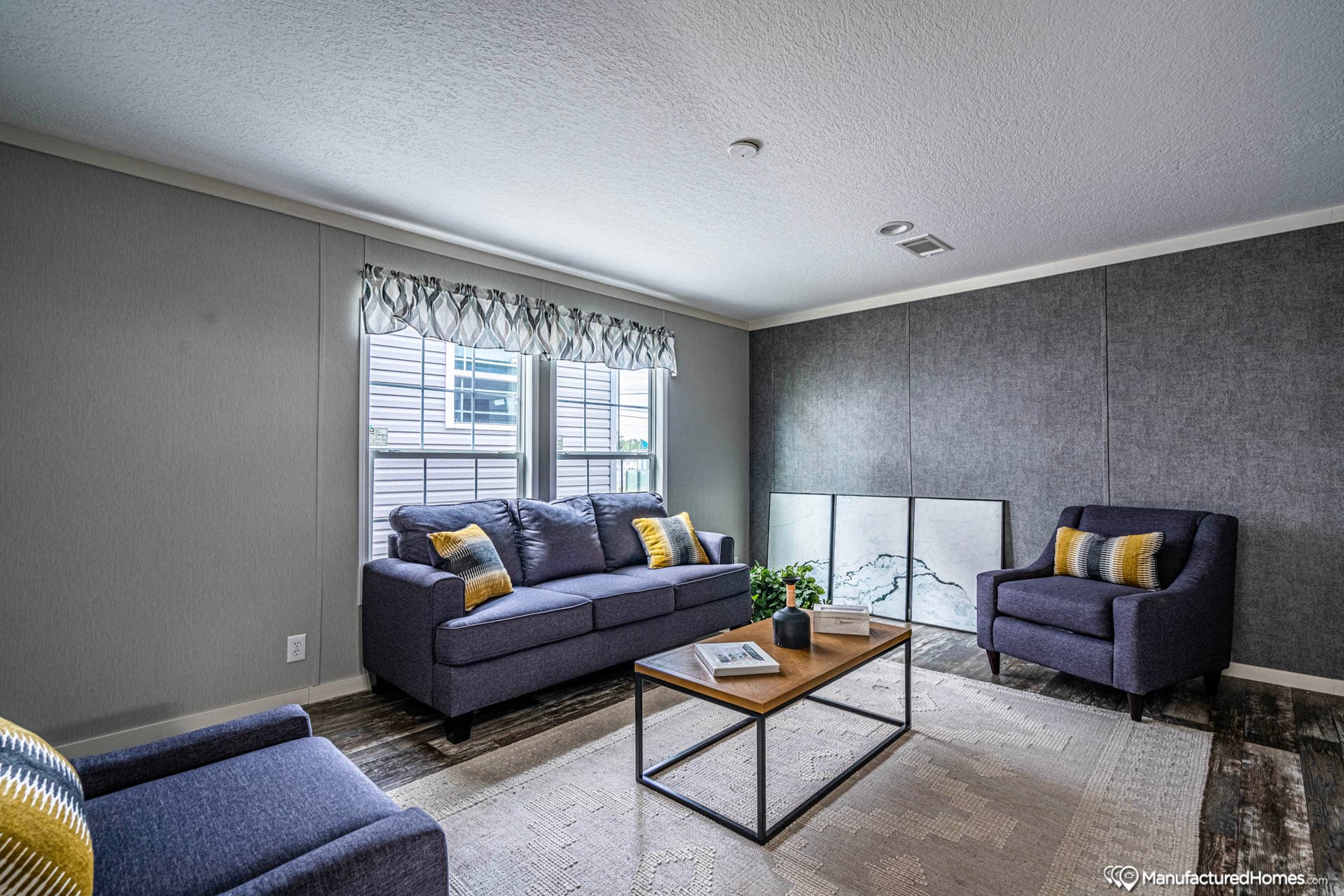 The summit 28643b hero and interior home features