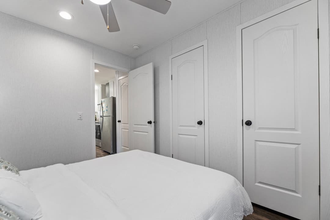 The rose 12401u bedroom home features