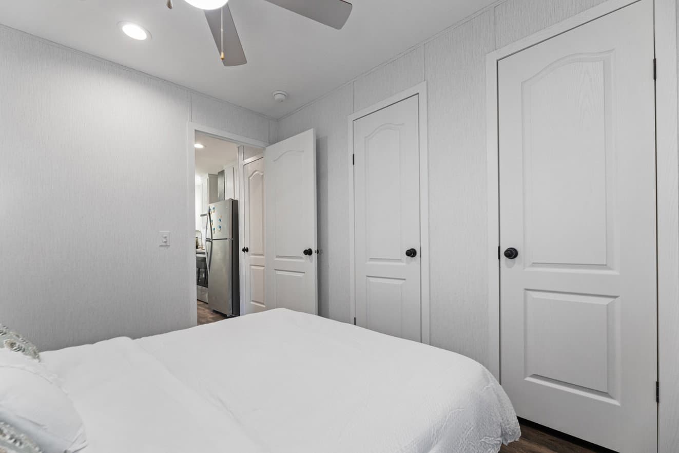 The rose 12401u bedroom home features