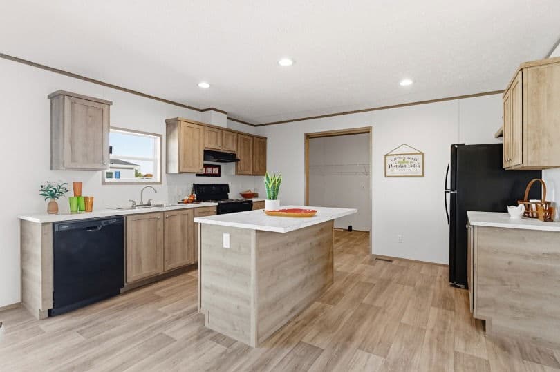 Phoenix 32764a kitchen home features