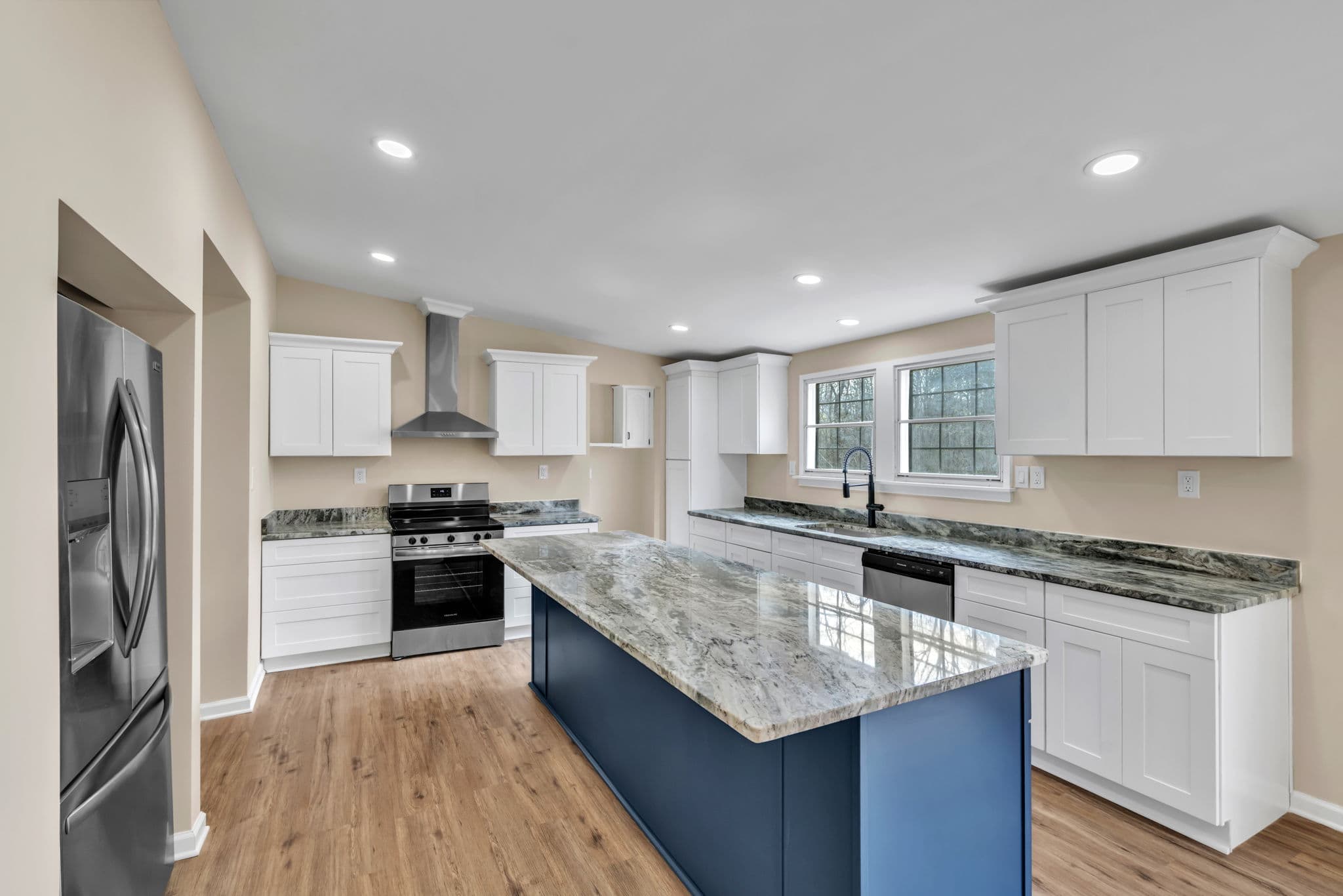 198 cameron ct. pickens sc 29671 (land & home) kitchen home features