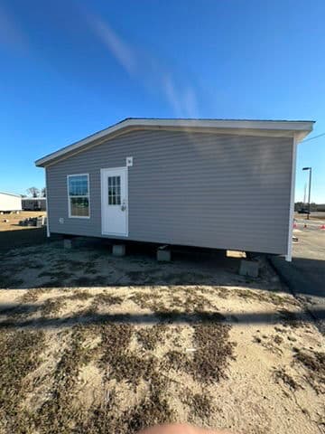 The summit 28563b exterior home features