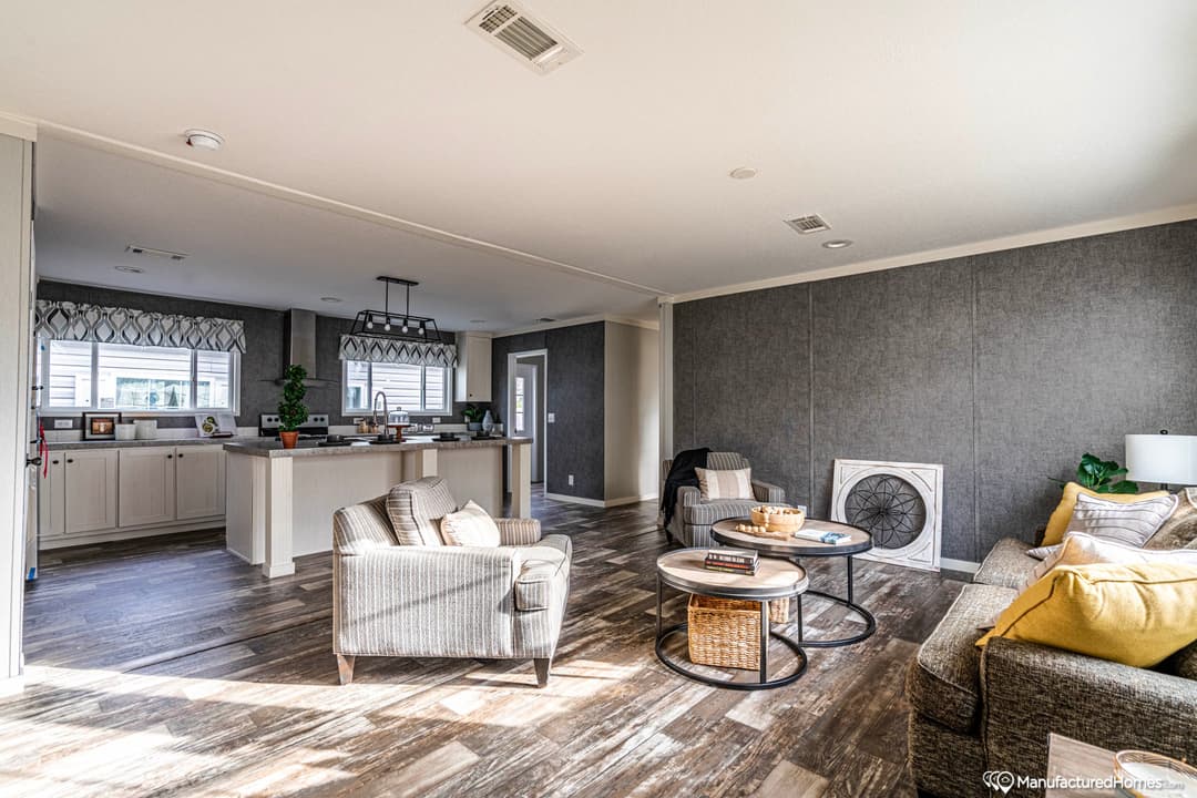 The summit 28643b interior home features