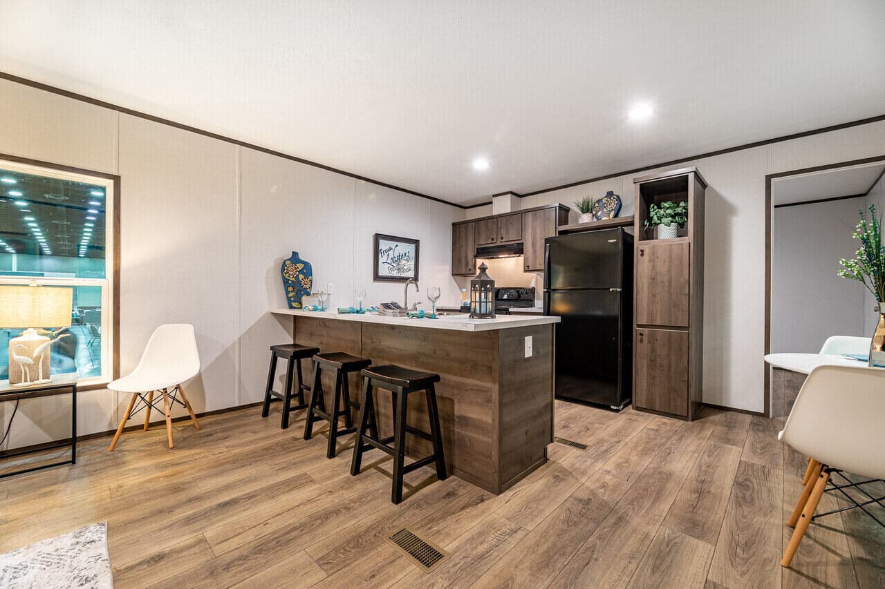 Phoenix 16663a kitchen home features