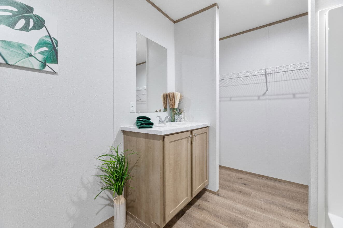 Augusta 16562a bathroom home features