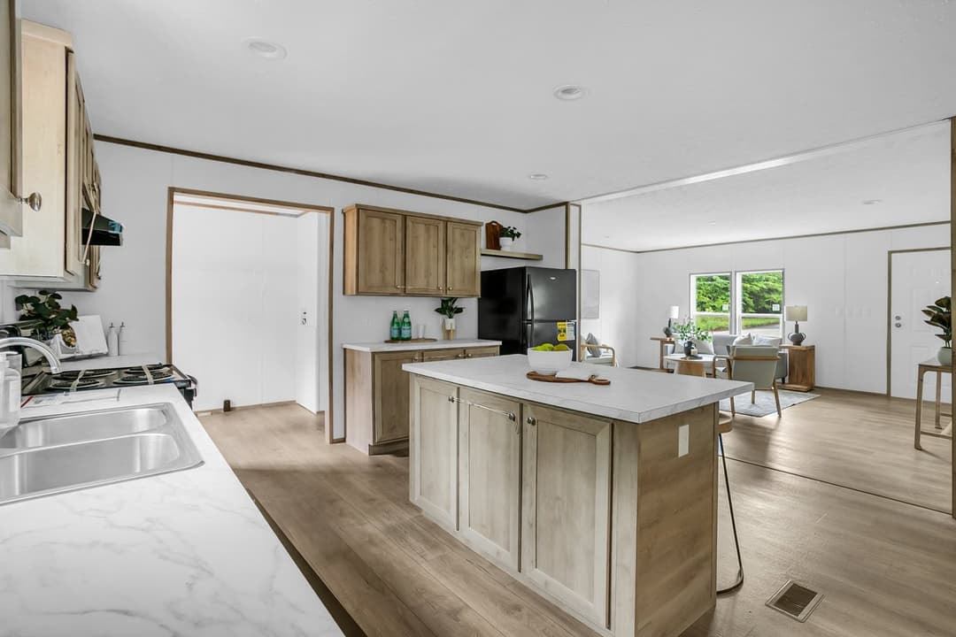 160 bernice dr, moore, sc 29369 (land & home) kitchen home features