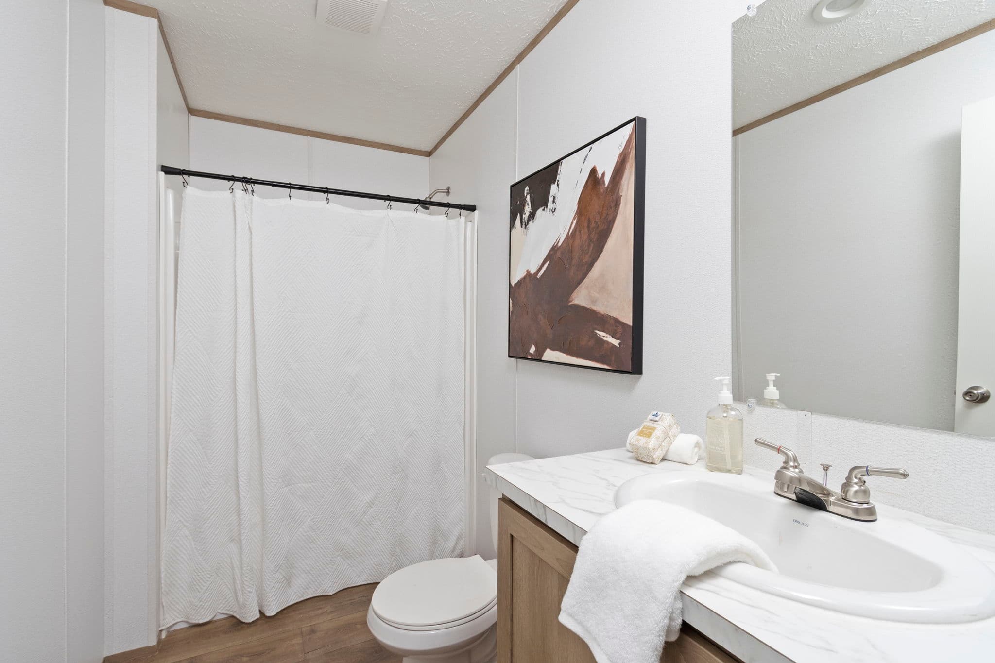 160 bernice dr, moore, sc 29369 (land & home) bathroom home features