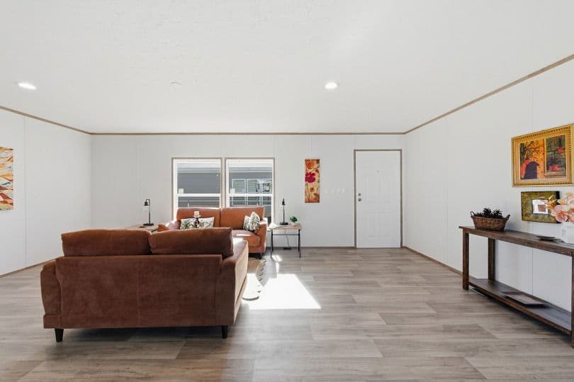 Phoenix 32764a interior home features