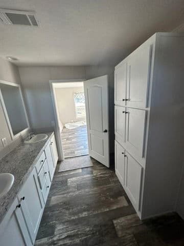 The summit 28563b bathroom home features