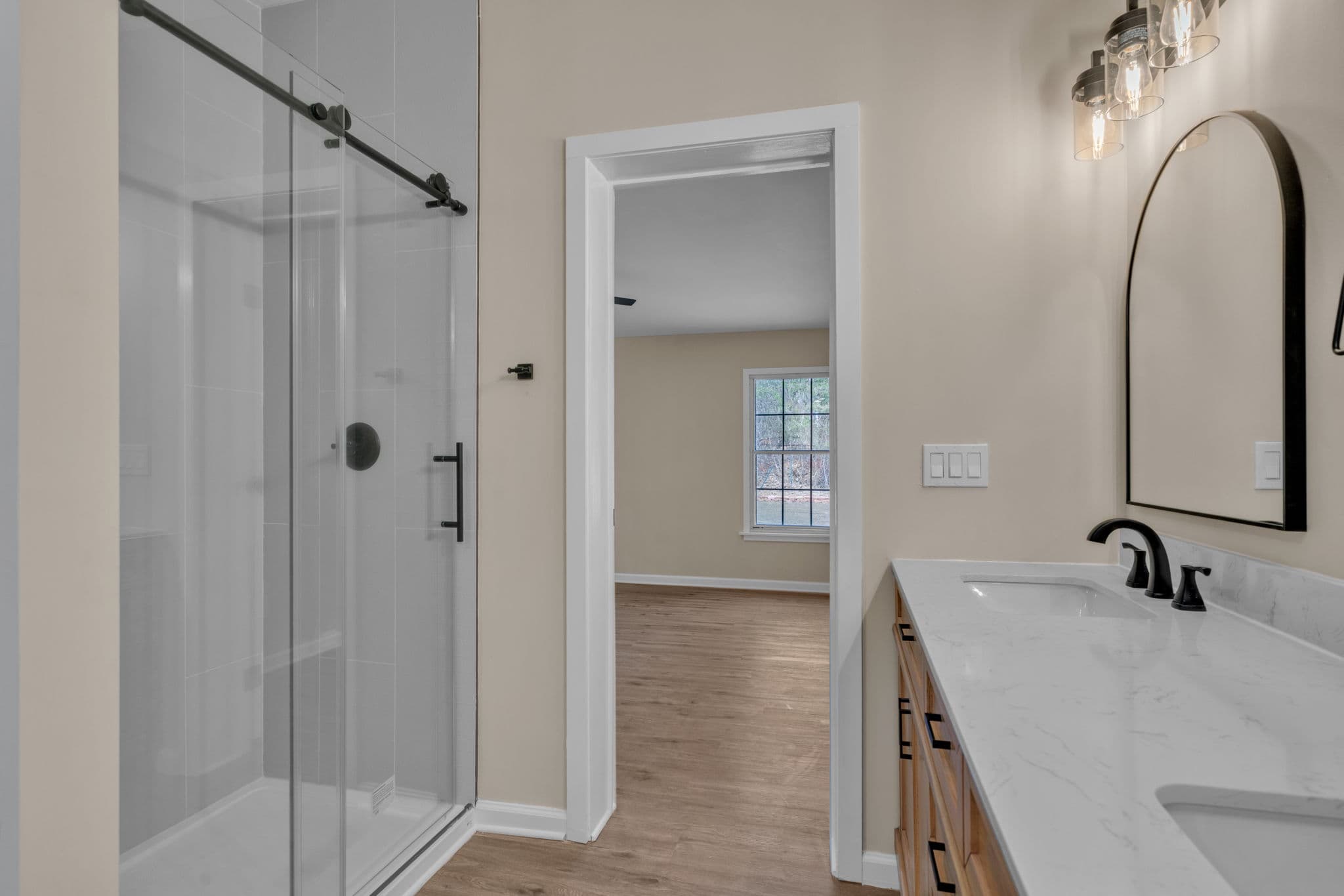 198 cameron ct. pickens sc 29671 (land & home) bathroom home features