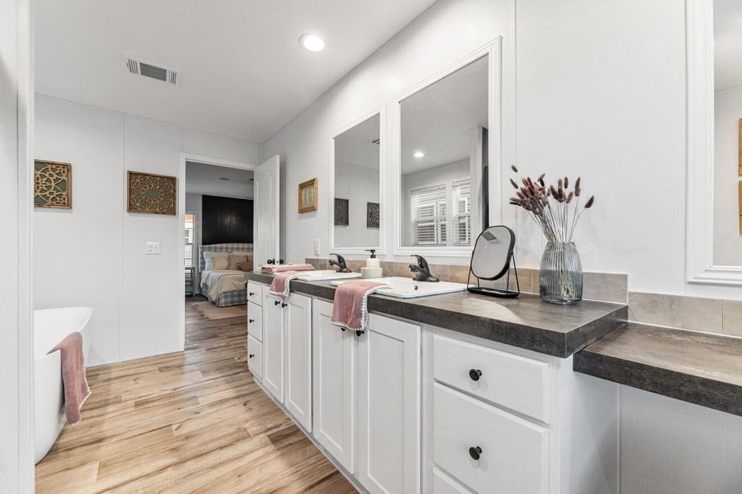 Starr ridge rd. gaffney sc - lot 1 (land & home) bathroom home features